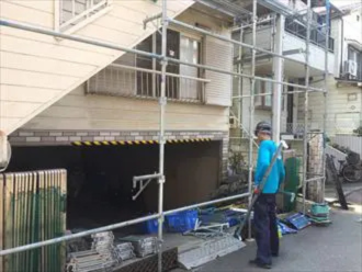 足場